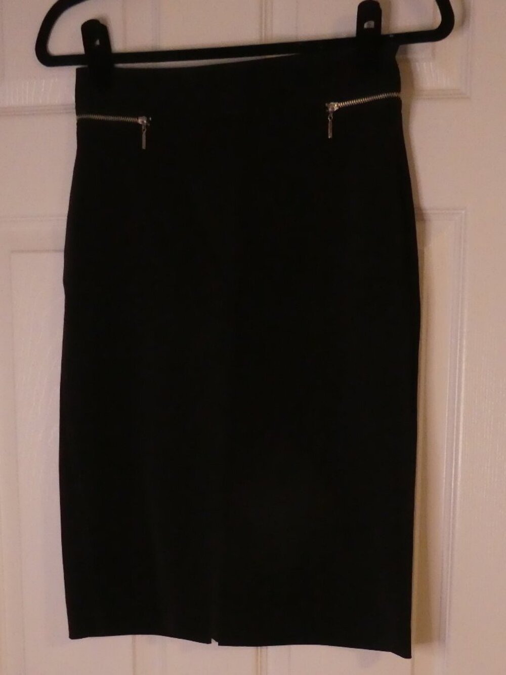 TRISTAN & ISEUT Made In Canada Black Pencil Skirt Zip Accent Sides - Size 4